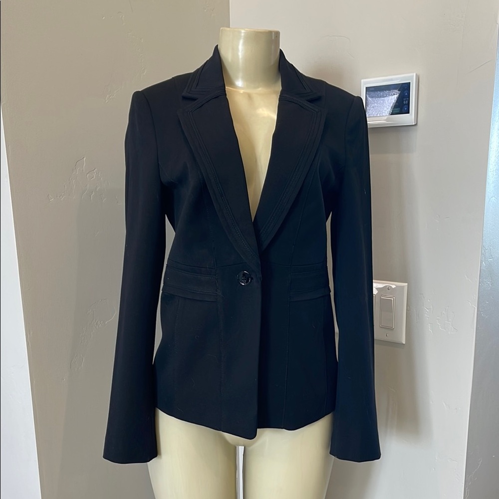 White House black market Women's Black Blazer size 0